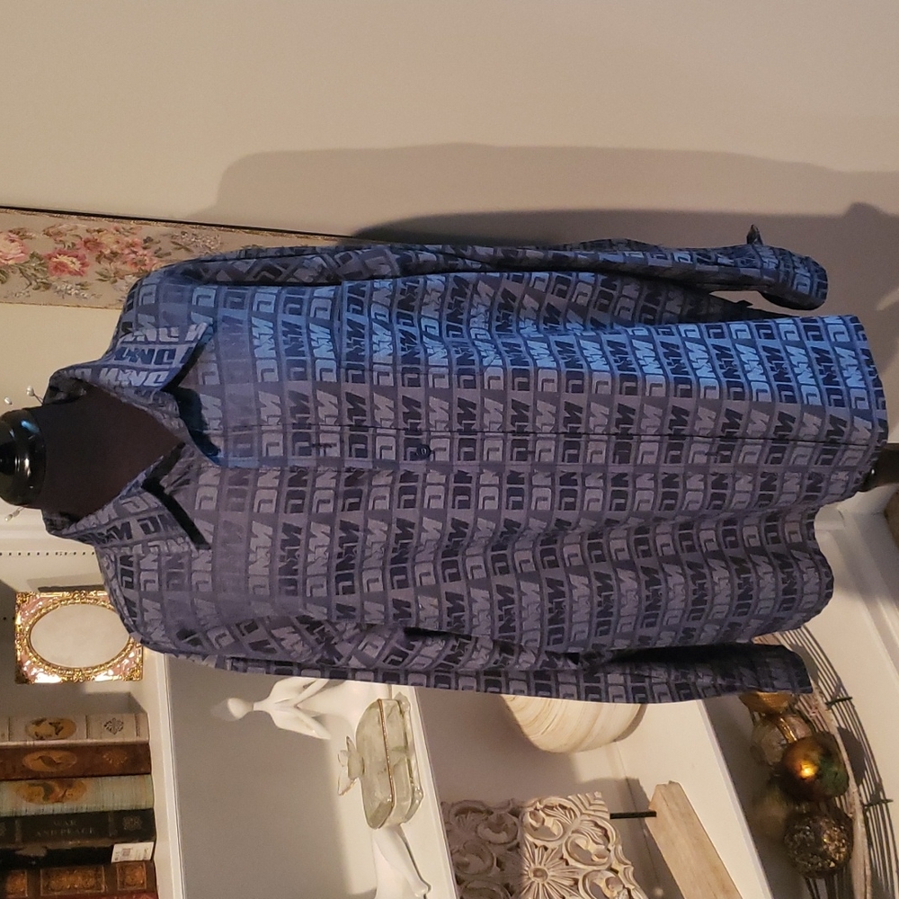 Men's blue size large button down shirt